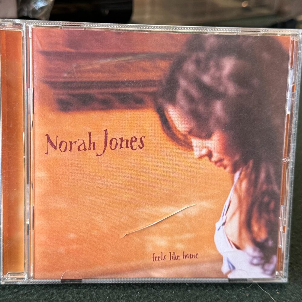 NORAH JONES "FEELS LIKE HOME" COMPACT DISC * GREAT CONDITION * SLIGHTLY USED